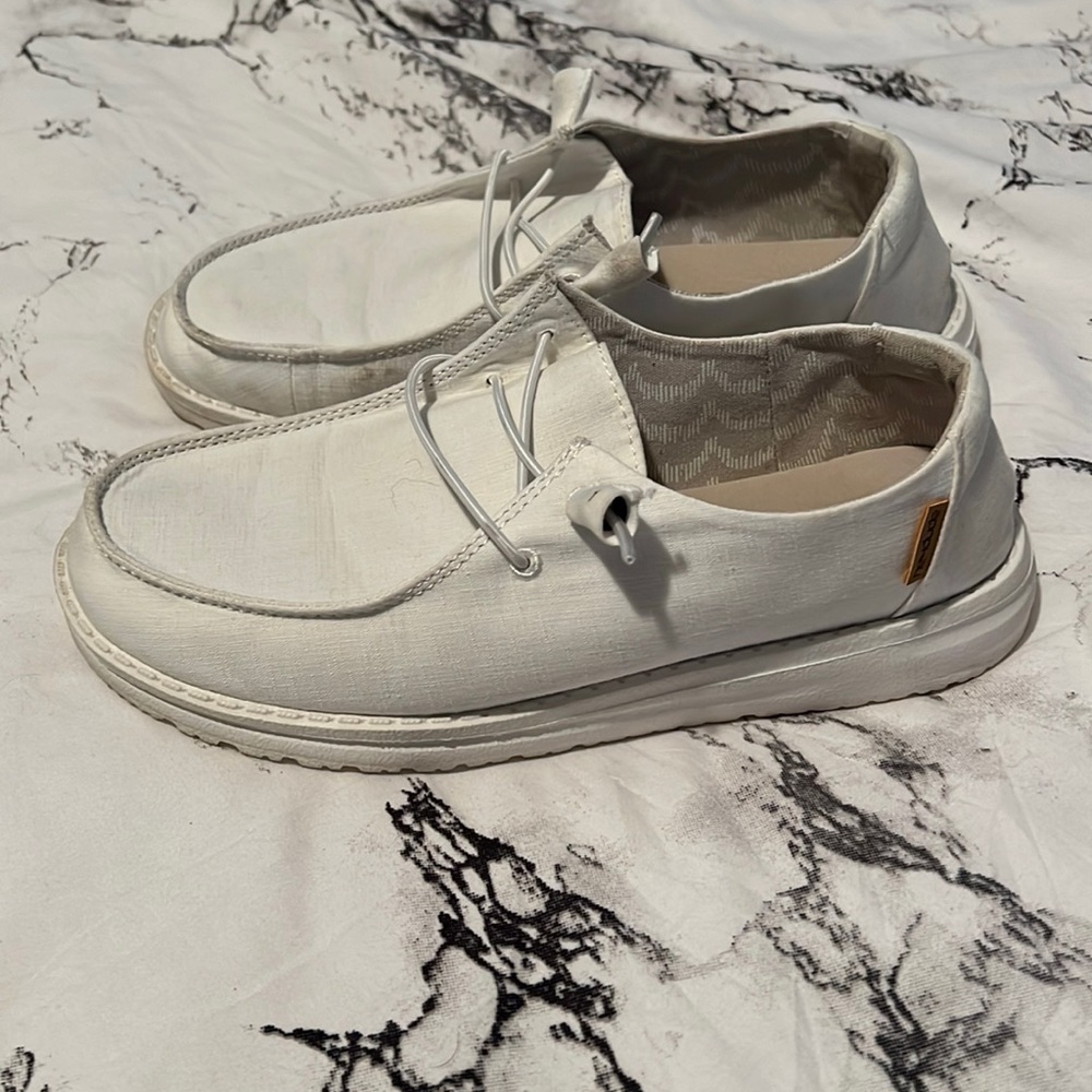 Womens hey dude shoes size 7